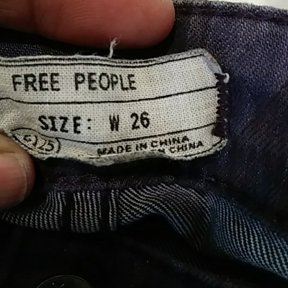 🔥FREE PEOPLE IKAT AZTEC JEANS - Picture 7 of 7
